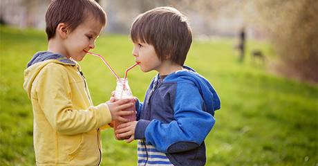 Mẹo hay để làm những ly smoothies ngon lành cho trẻ